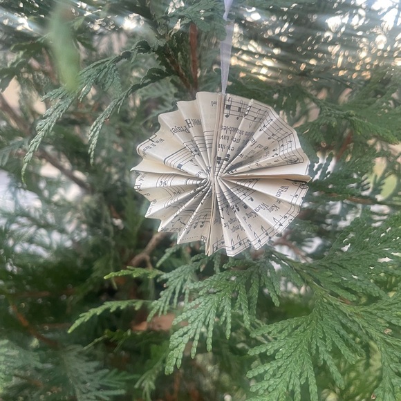 Mini Hymnal Ornament Set of 4 - Picture 5 of 8